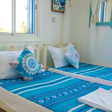 Greek Island Style 2 Bedroom Villa With Pool Next To The Sea Larnaca Extérieur photo