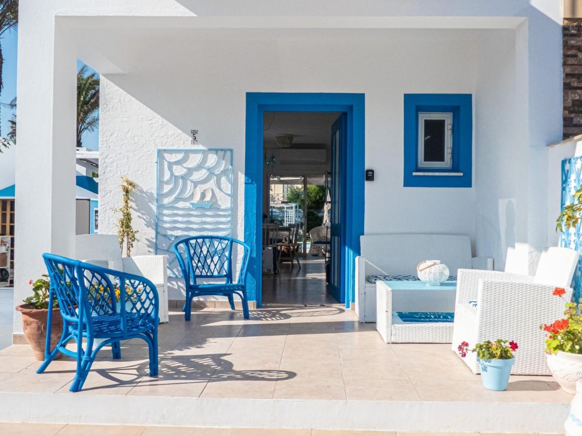 Greek Island Style 2 Bedroom Villa With Pool Next To The Sea Larnaca Extérieur photo