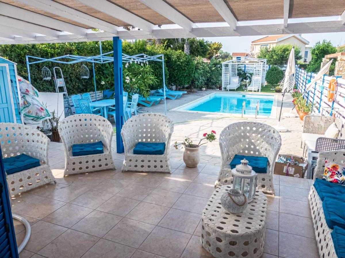 Greek Island Style 2 Bedroom Villa With Pool Next To The Sea Larnaca Extérieur photo
