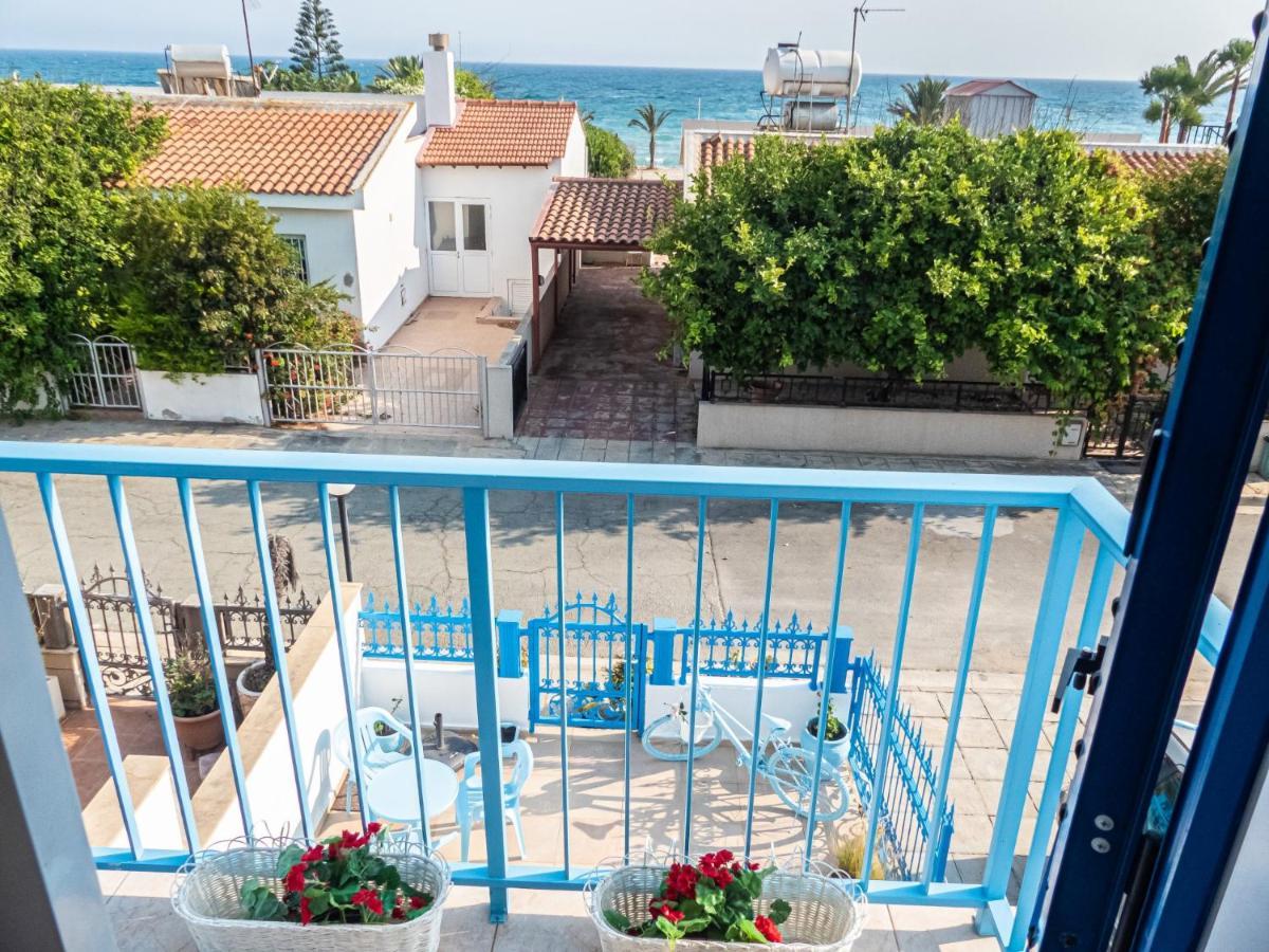 Greek Island Style 2 Bedroom Villa With Pool Next To The Sea Larnaca Extérieur photo