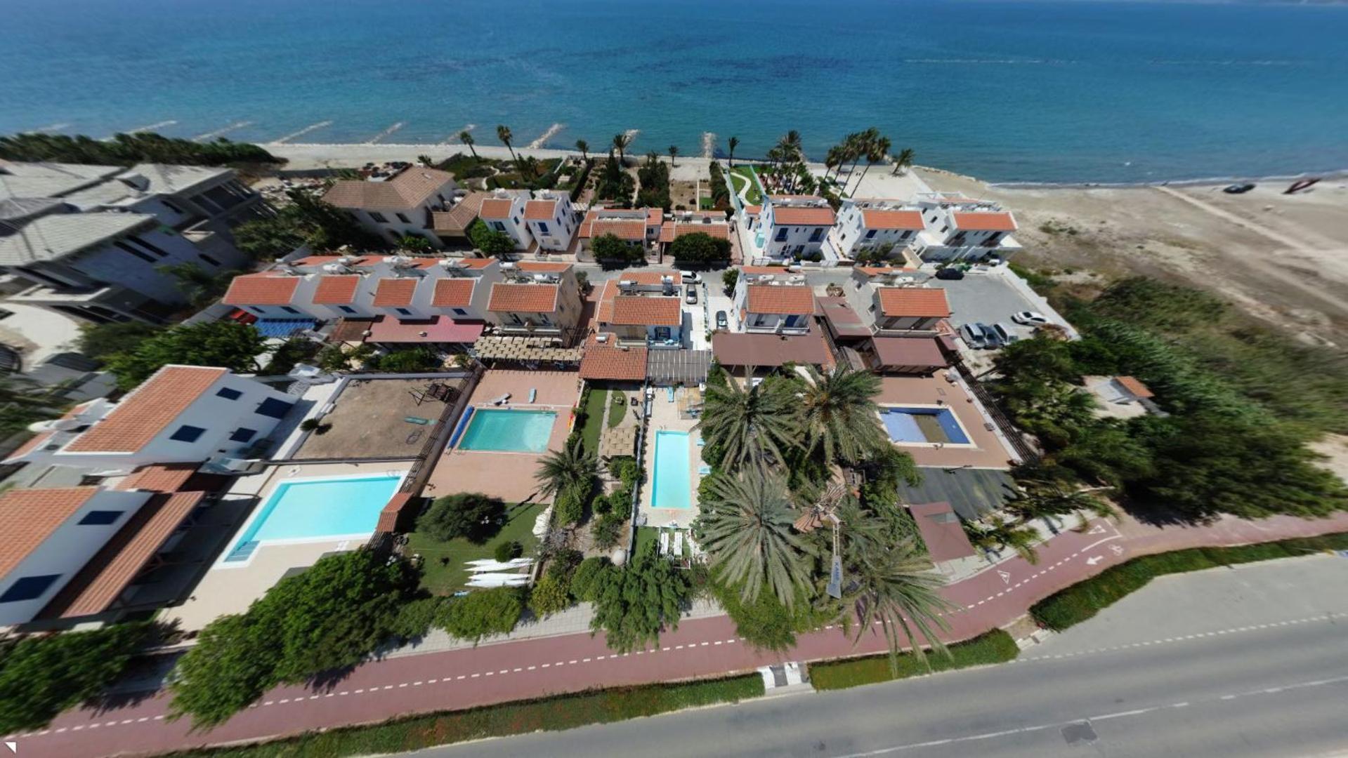 Greek Island Style 2 Bedroom Villa With Pool Next To The Sea Larnaca Extérieur photo